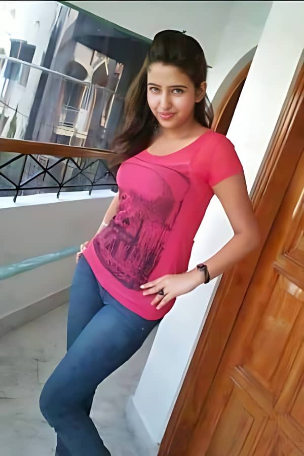 beautiful girls seeking men in Bangalore